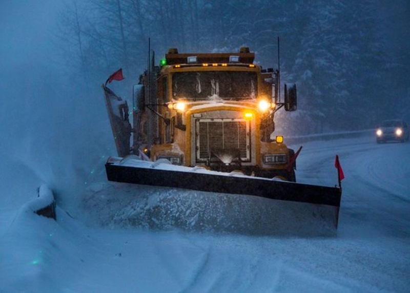 Snowstorm leads to highway closures in southern Manitoba Image