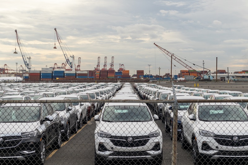 B.C. broker disciplined for scheme related to luxury car exports Image