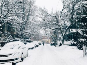Wintry conditions hitting much of Canada, commuter chaos and power outages possible Image
