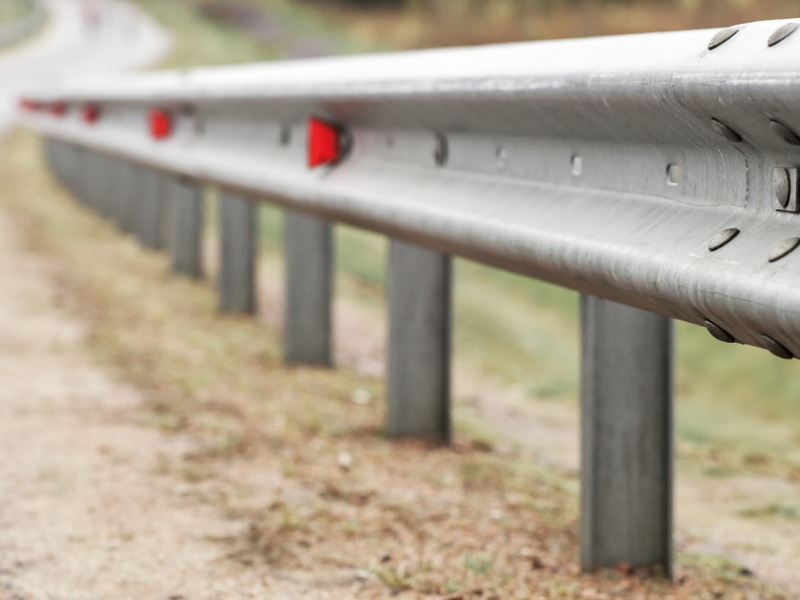 metal-guardrail-with-retro-reflecting-optical-units.jpg_s=1024×1024&w=is&k=20&c=tXfiskP18Qfg0eppVJjxE6JMh07FBBvoRuppVK7Y8Mg= alternate text for this image