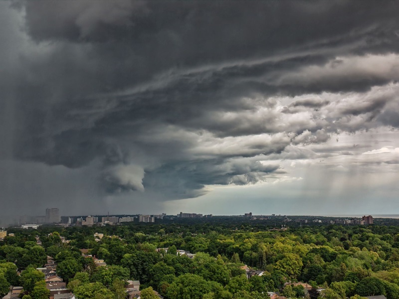 Storm developing over Toronto during the summer