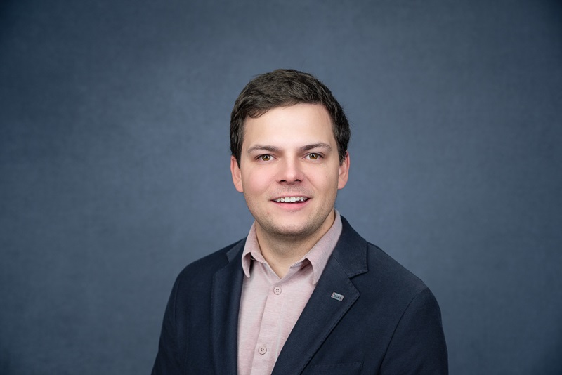 Portrait of Dylan Pinder-Findlater, manager of of Intact’s digital underwriting strategy