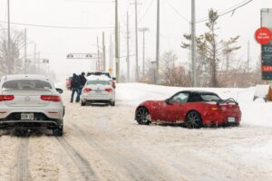 Ontario storm to linger, with 70 cm of snow possible in some areas Image