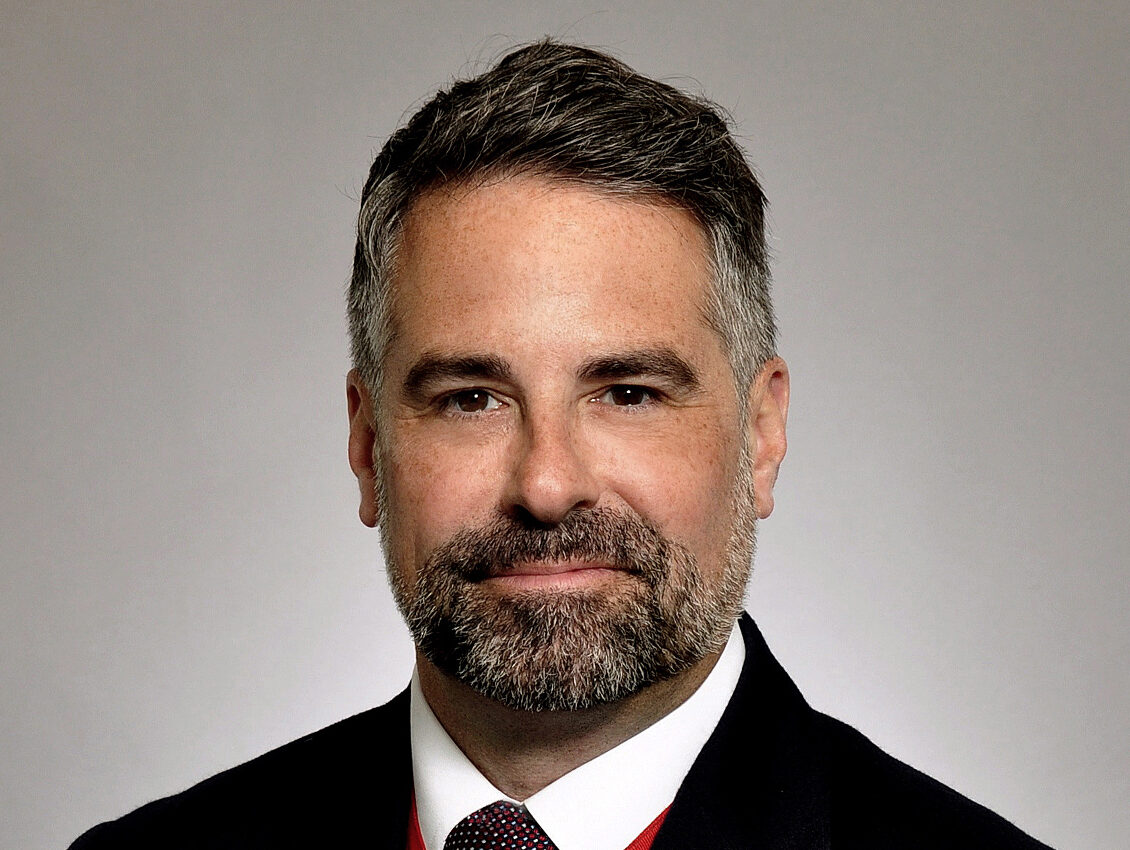 Stephane Lesperance – Colour Portrait -Chains _TGAM alternate text for this image