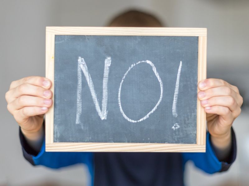 Small blackboard with the word NO!