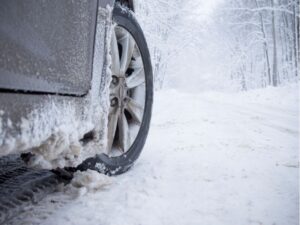 Early season snow in Ontario, Quebec leads to 220+ auto collisions. Who’s using winter tires? Image