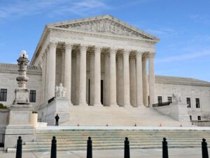 U.S. Supreme Court strikes down Trump’s use of emergencies law for tariffs Image