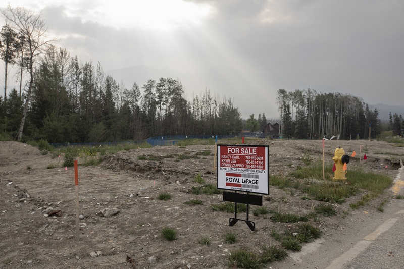 A lot for sale in one of the most heavily impacted neighbourhoods from the Jasper wildfire